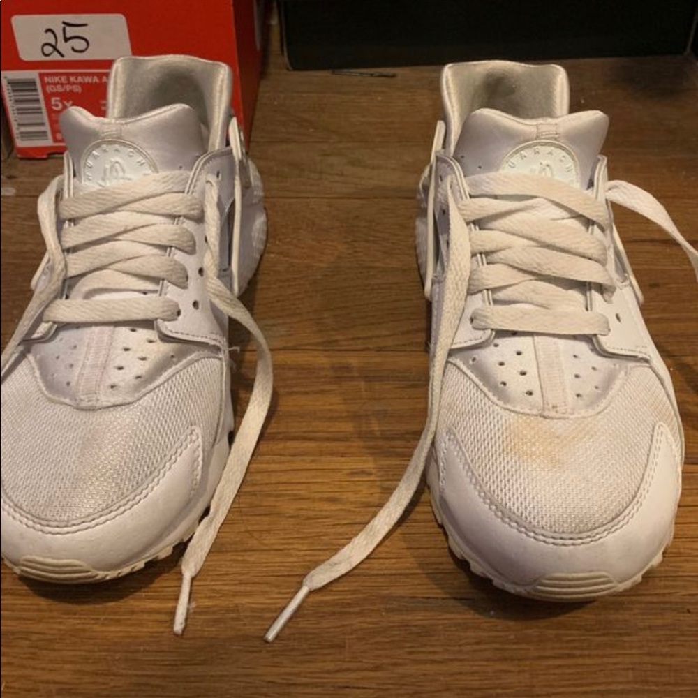 white huaraches size 4Y !